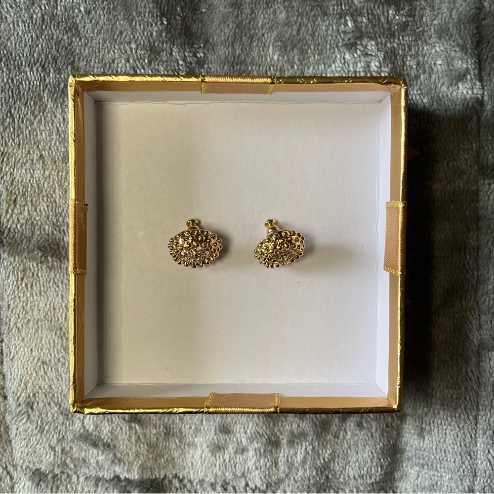 FREE WITH 3 🎁 | Gold Studs
